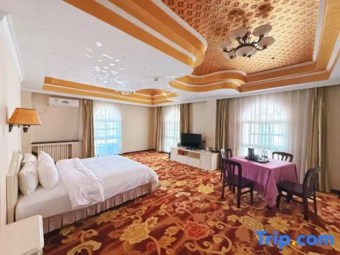 Deluxe Suite