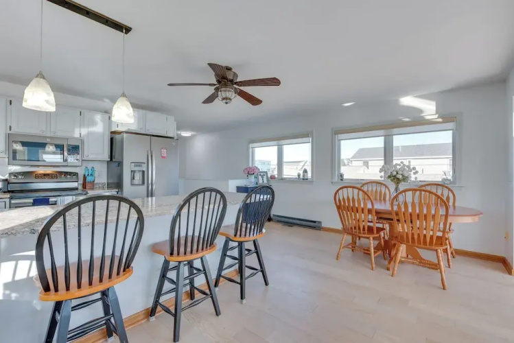 Wells Beach House w/ Ocean-view Deck