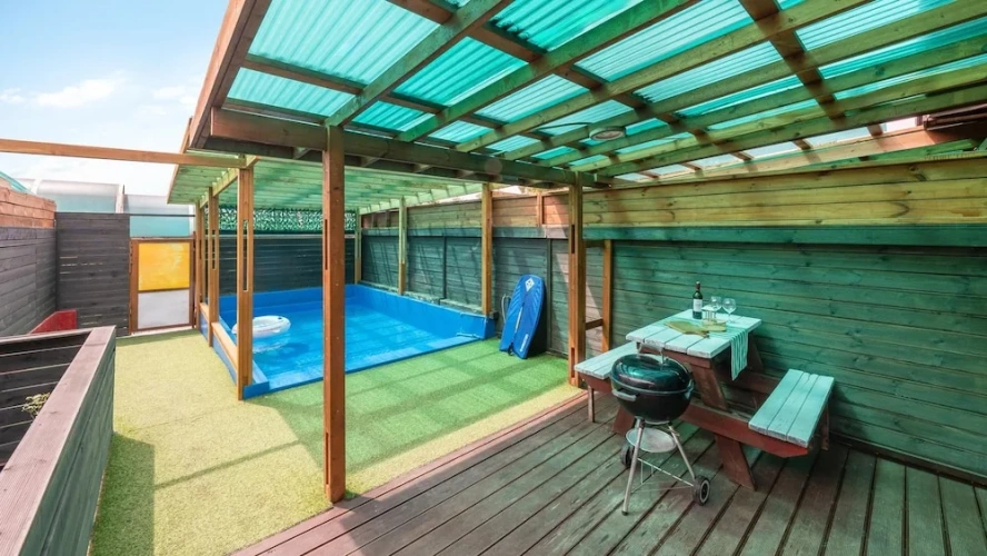 2 Bedrooms Villa