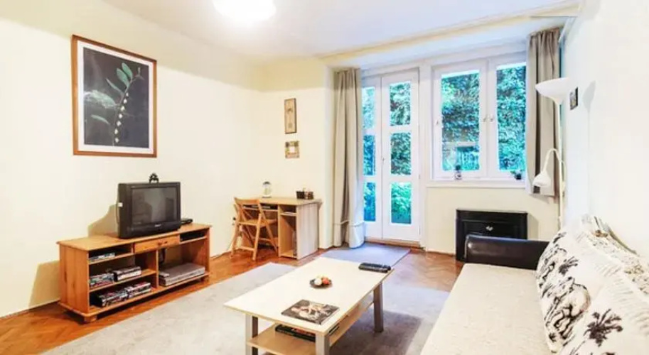 Toldy Apartment