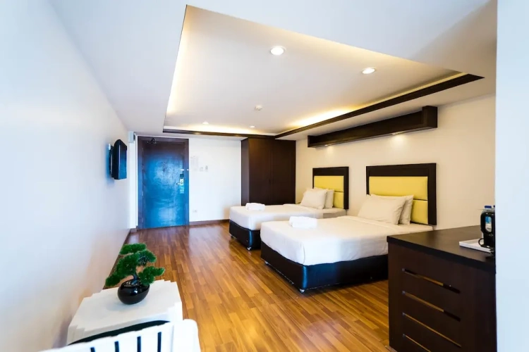 Standard Twin room with balcony