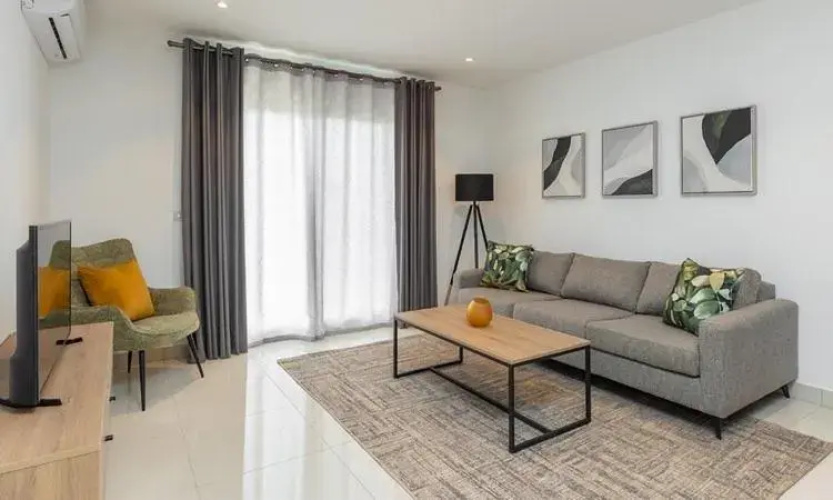 Luxurious loft space Available