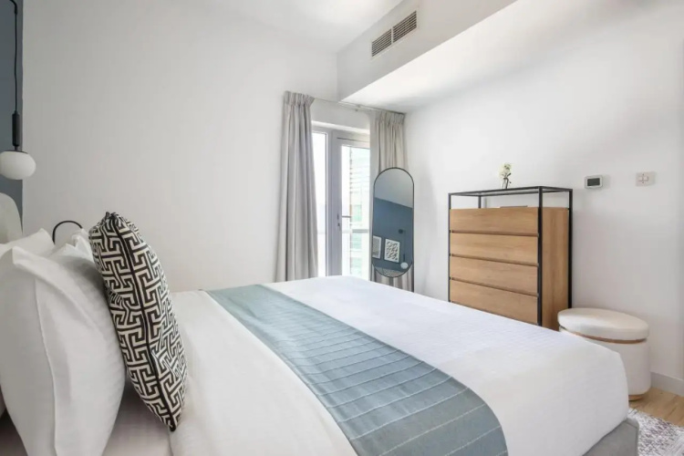 Frank Porter - Marina Residence Tower B