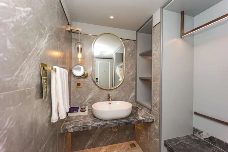 Privilege Double Suite