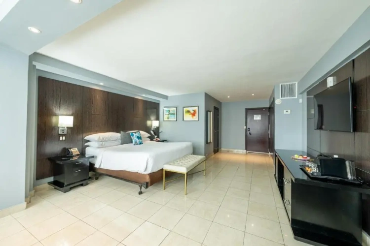 Double room with city view