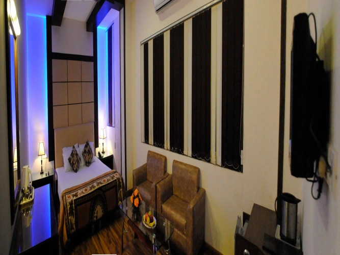 Standard Triple room