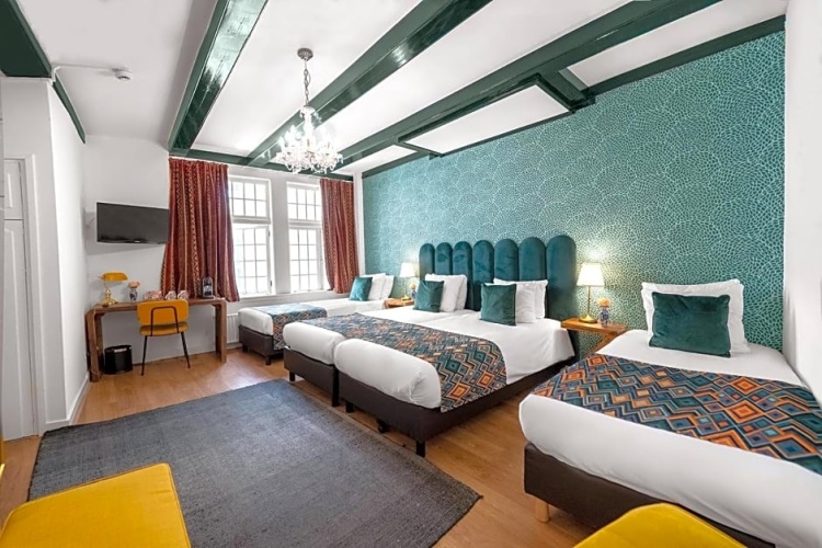 Quadruple room