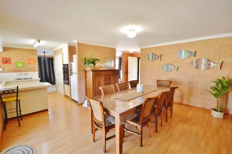 3 Bedrooms Cottage