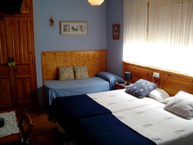 Standard Triple room