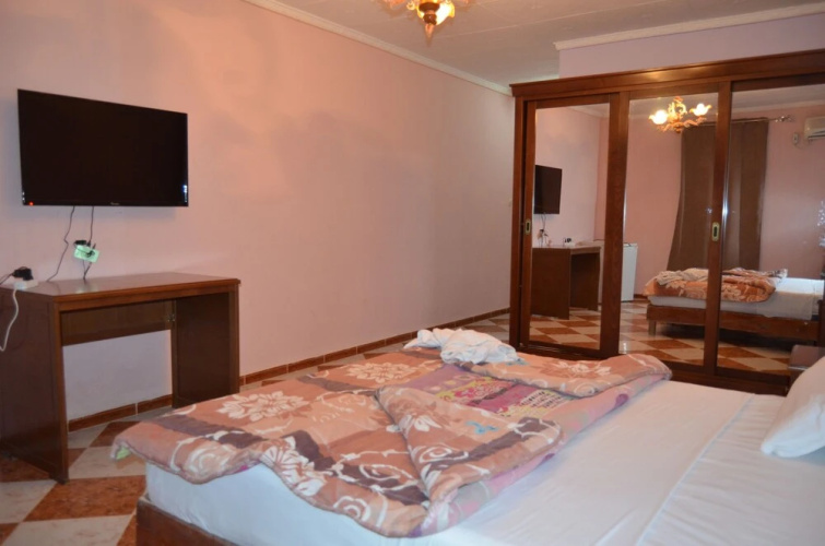Hotel Raymon
