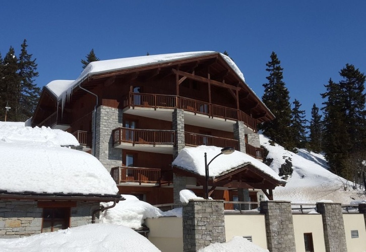 Chalet Oliver by Skinetworks