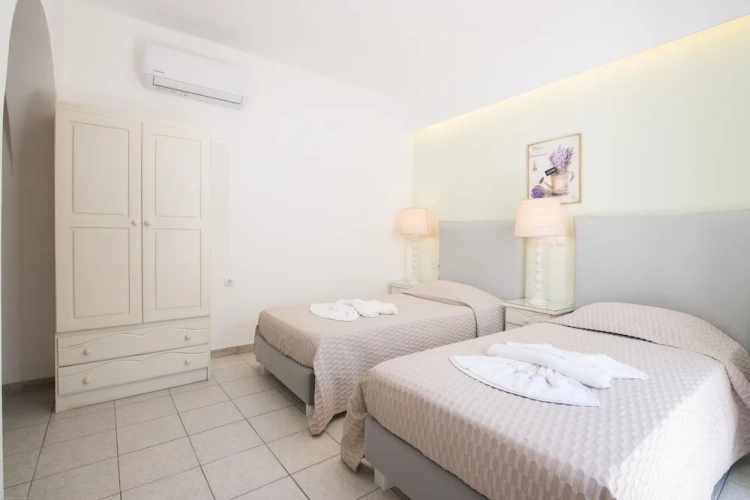 Classic Double room with city view