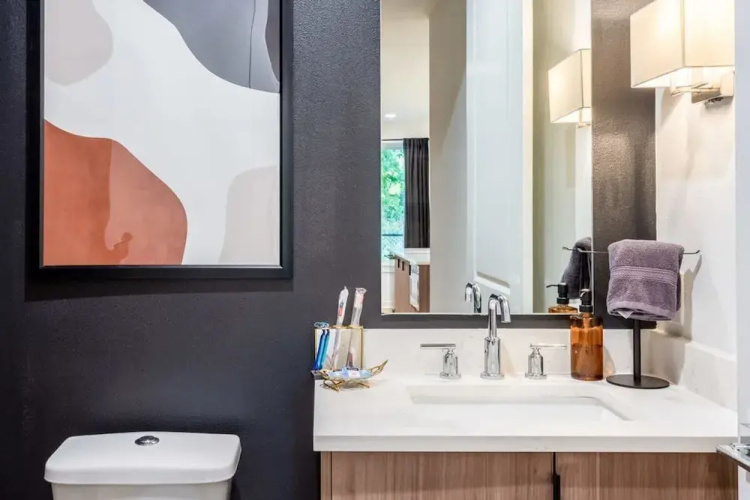 Massive 10br Compound6 Min to Downtown Austin