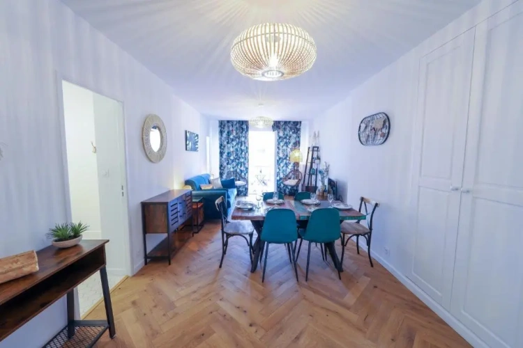 2 Bedrooms Apartment