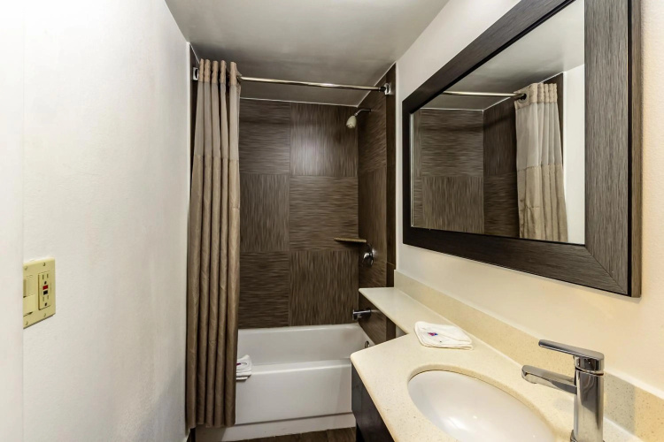 Motel 6 Elizabeth - Newark Liberty International Airport photo 11