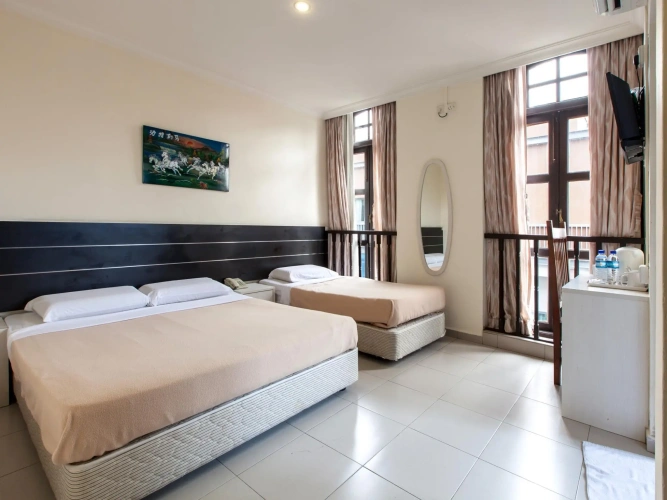 Standard Triple room