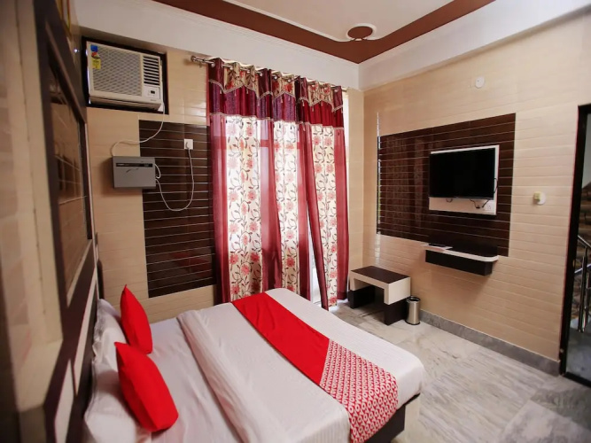 OYO 12842 Hotel Sumit Lodge