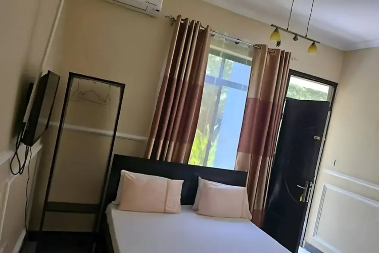 Maggie Rest House
