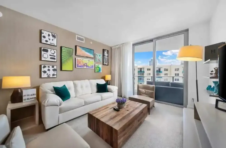 Beautiful Hyde Resort Luxe 2BR Private Beachfront