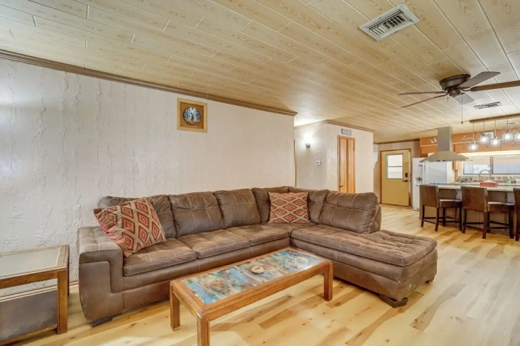 2 Bedrooms Cottage