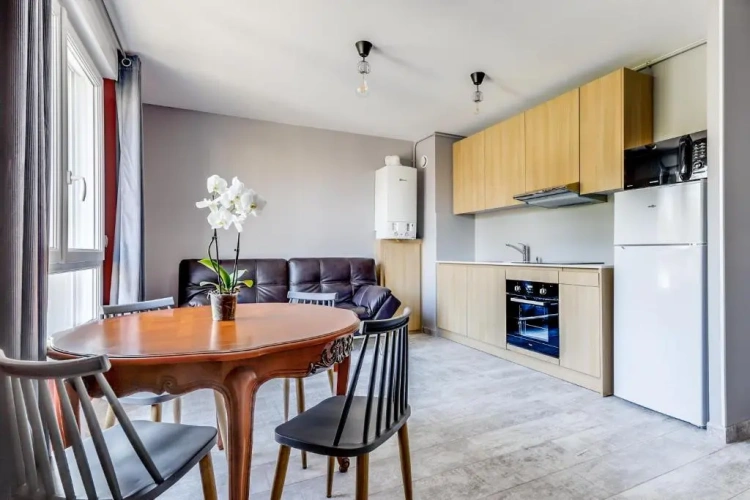 2 Bedrooms Apartment