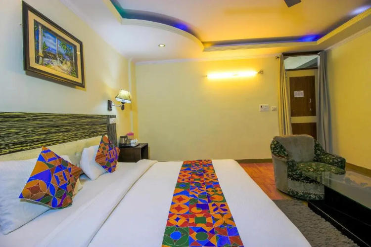 FabHotel Moon II