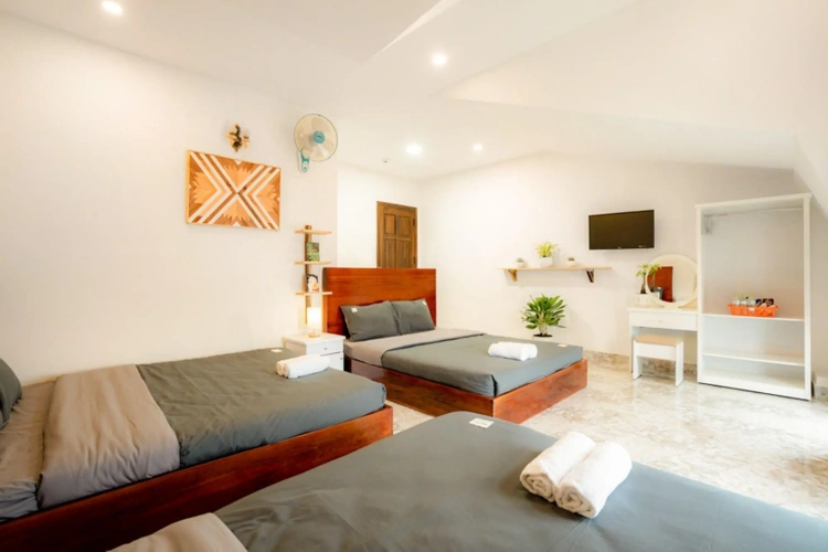Standard Triple room