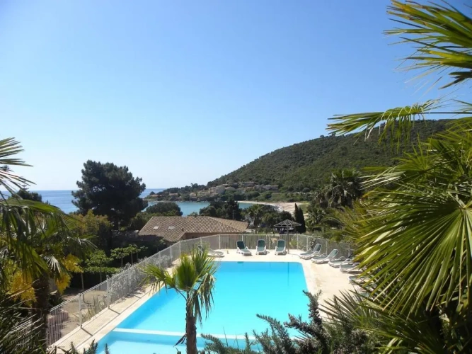 2 Bedrooms Villa