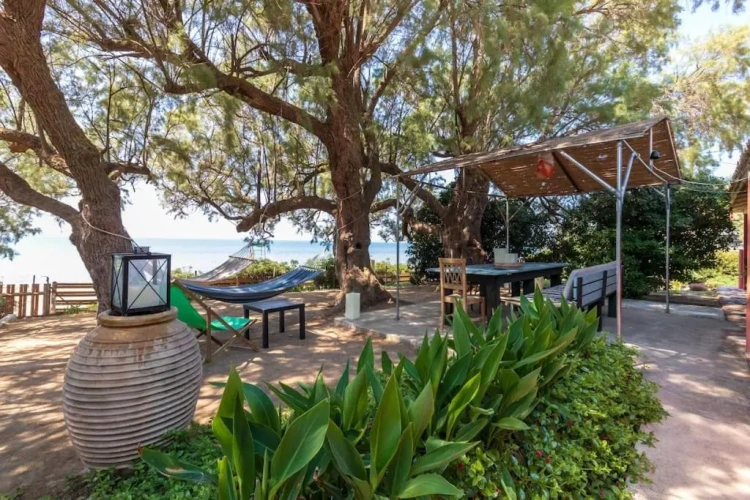 2 Bedrooms Villa