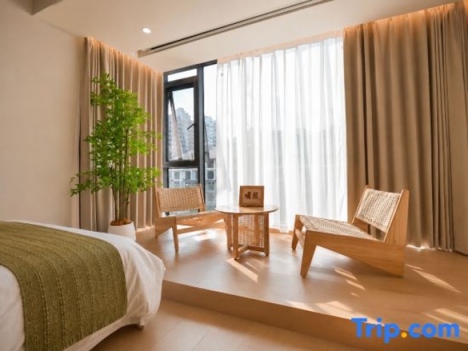 Quadruple Family Suite