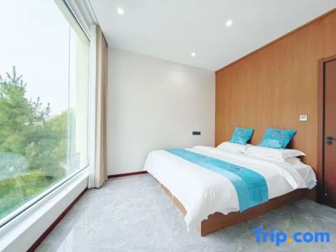 2 Bedrooms Suite with balcony
