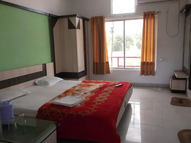 Hotel Mrignayani Pachmarhi