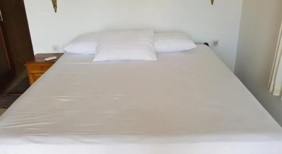 Segara Beach Inn