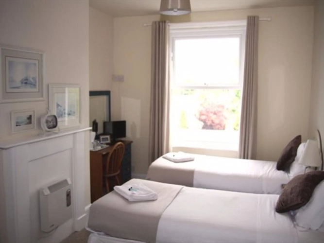 Lowdens Guest House