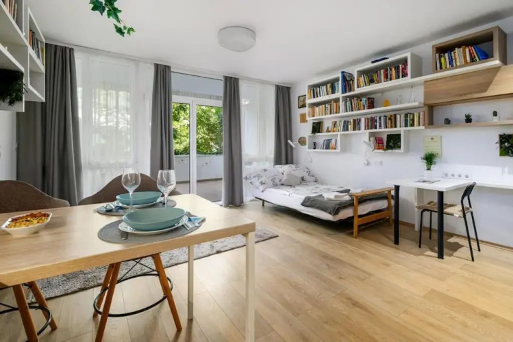 Designer City Studio w/XL balcony