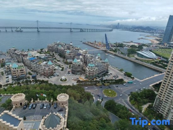 Yueju Hotel (Dalian Hi-tech Wanda Plaza)