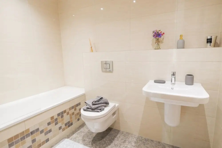 Stunning 3-bed Apartment