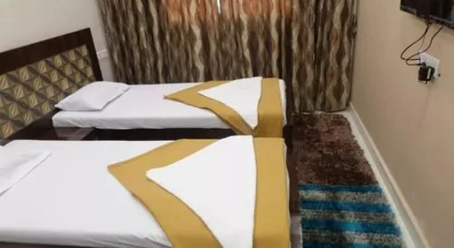 Ratan Deep Lodging House