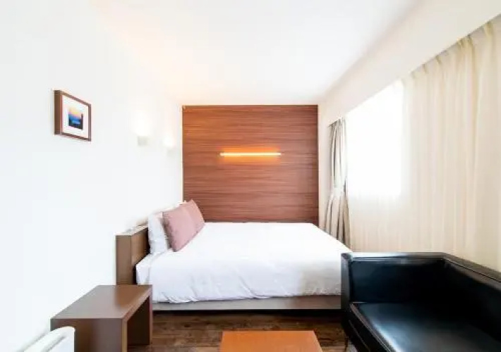 Hotel day by day