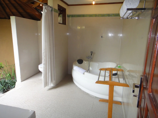 Arya Amed Beach Resort and Dive Center