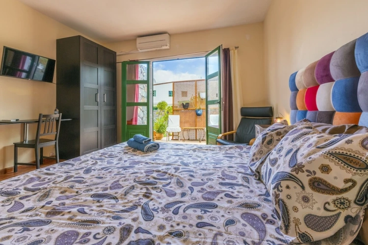 Standard Triple room