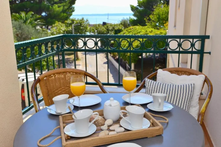 Apartment with balcony