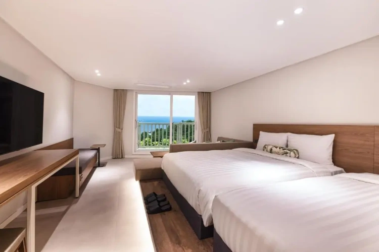 Premier room