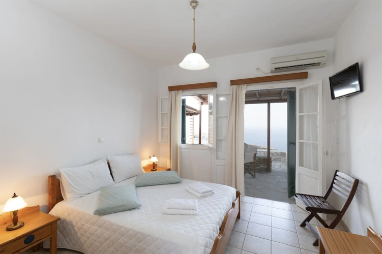 Studio with balcony and with sea view