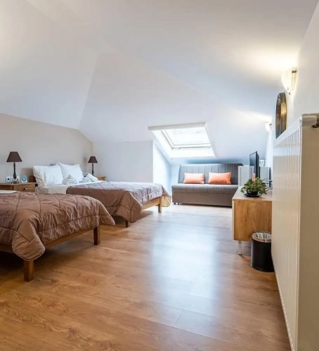 Standard Quadruple room with balcony and with city view