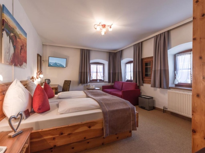 Economy Double room with street view