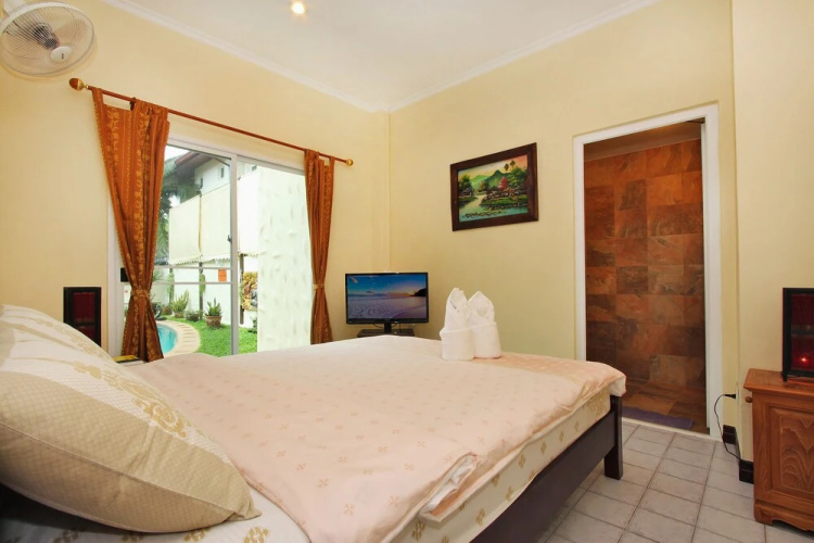 Nai Mueang Far Villa with 4 bedroom