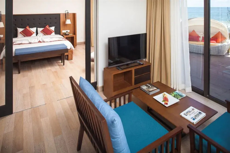 Reefs Edge Hotel