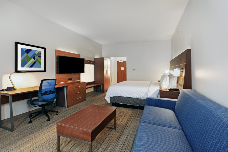 Holiday Inn Express & Sts Tulsa Northeast - Owasso photo 6