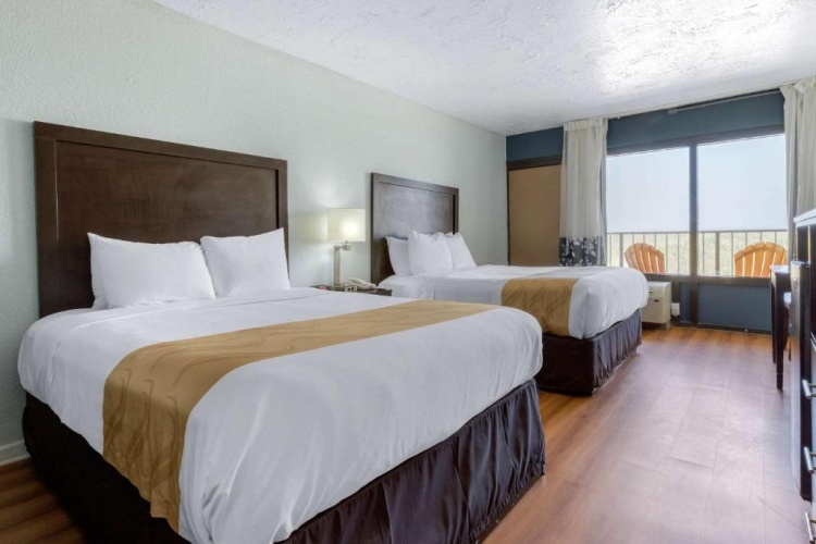 Standard Quadruple room with balcony